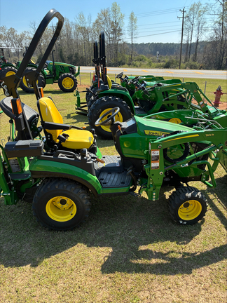 2025 John Deere 1025R Photo 2