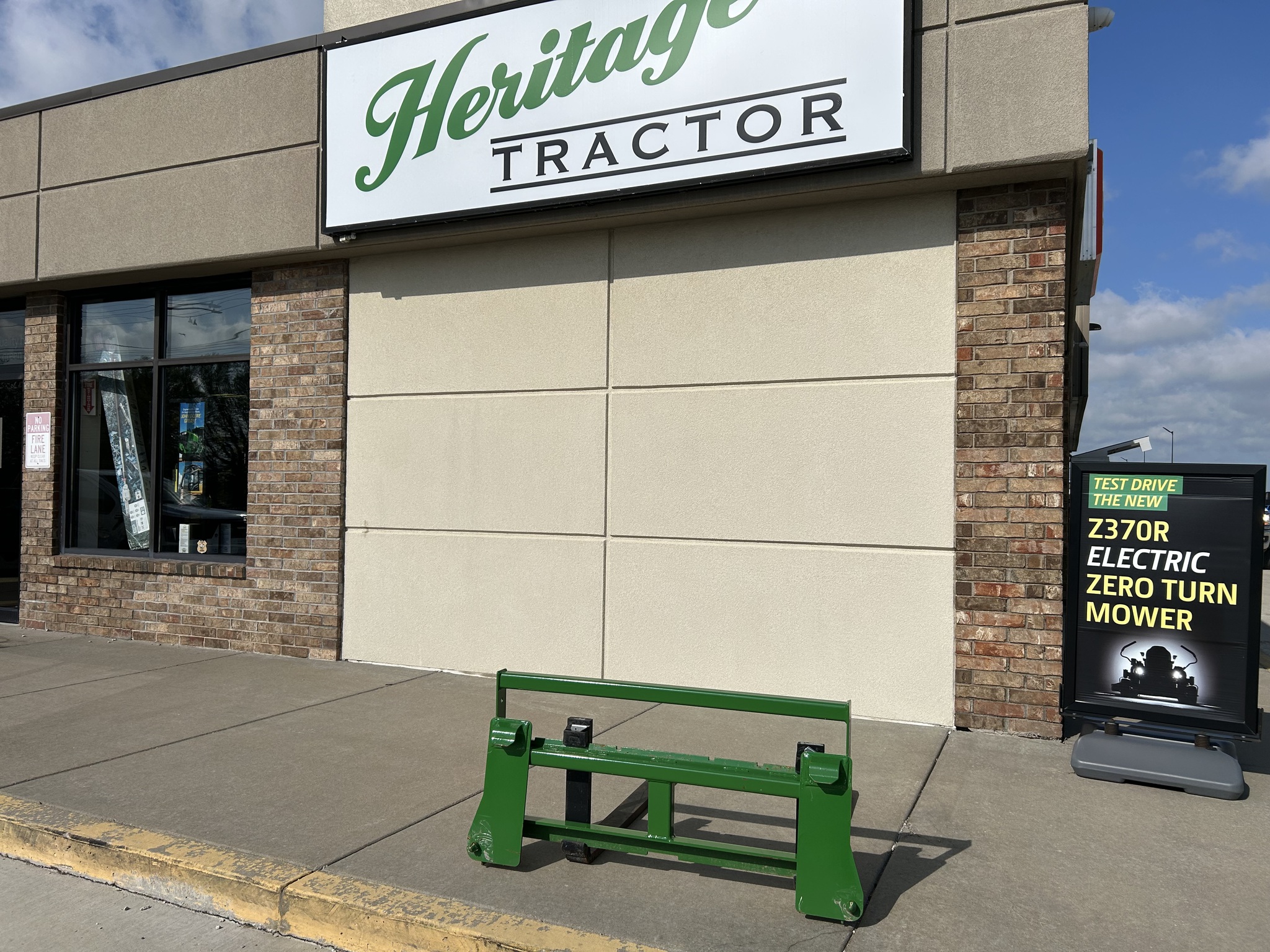  2022 Frontier AP11F at Heritage Tractor in Olathe, KS