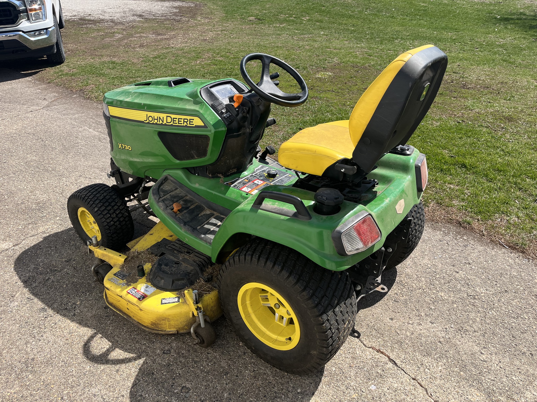  2022 John Deere X730 at Heritage Tractor in Princeton, IL