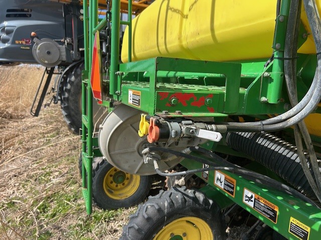 2006 John Deere 1990 Air Drills and Seeders