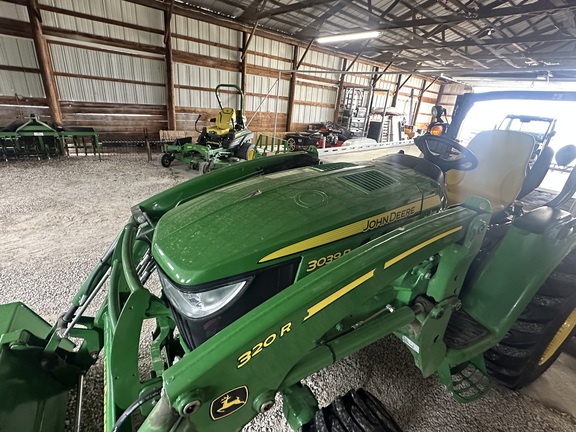 Photo of 2021 John Deere 3039R