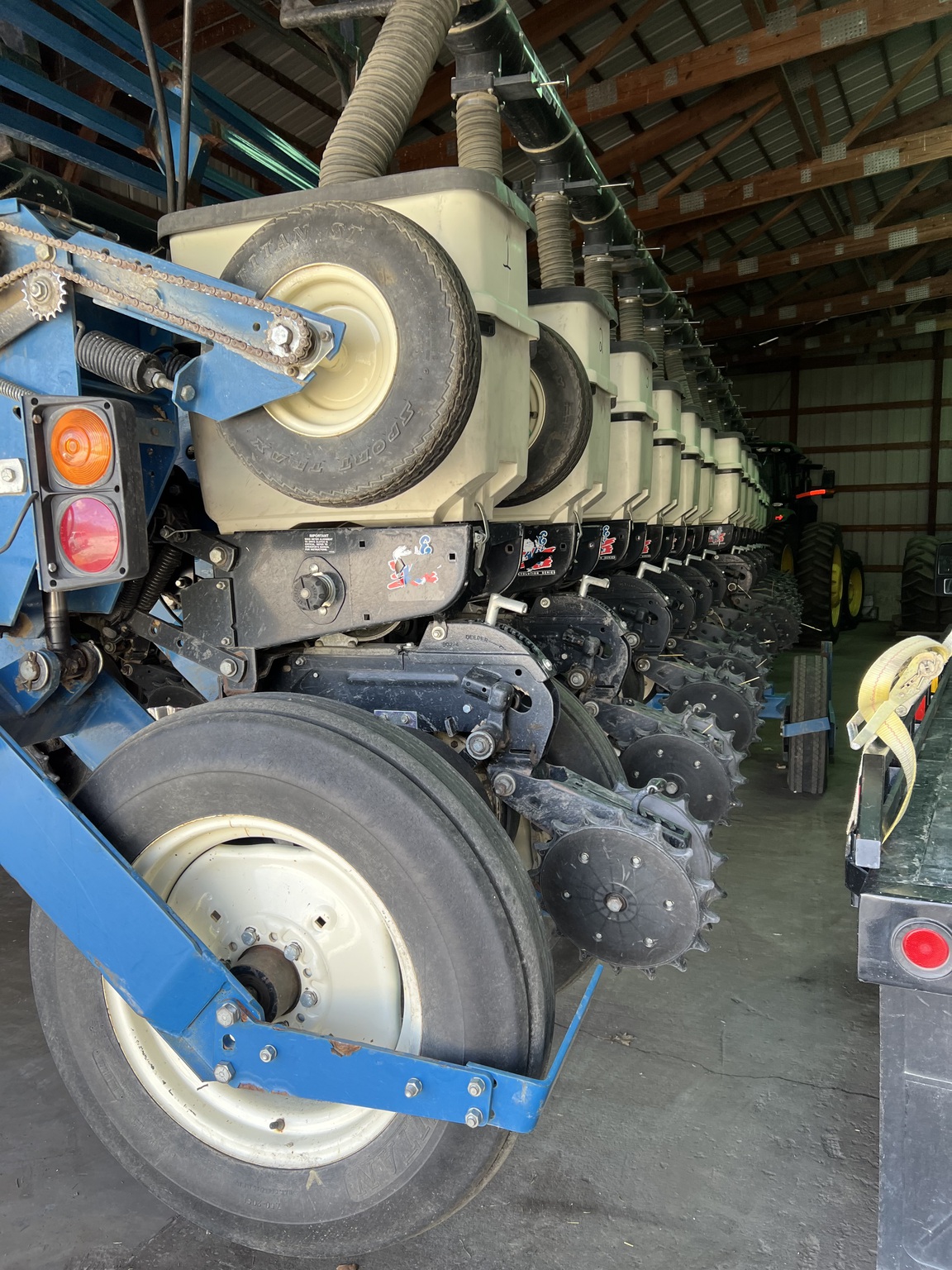 Kinze 3600 Image 1