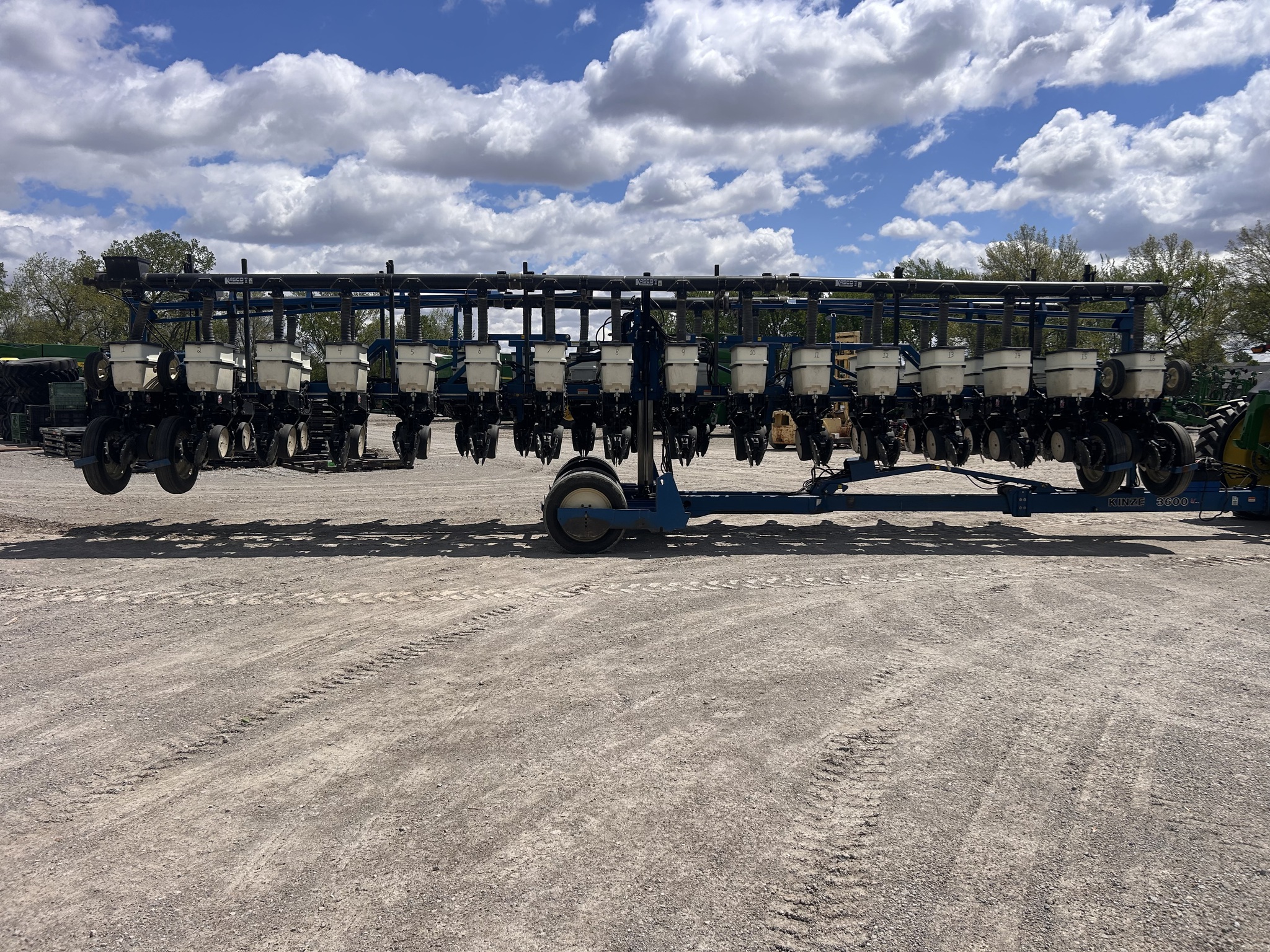 Kinze 3600 Image 1