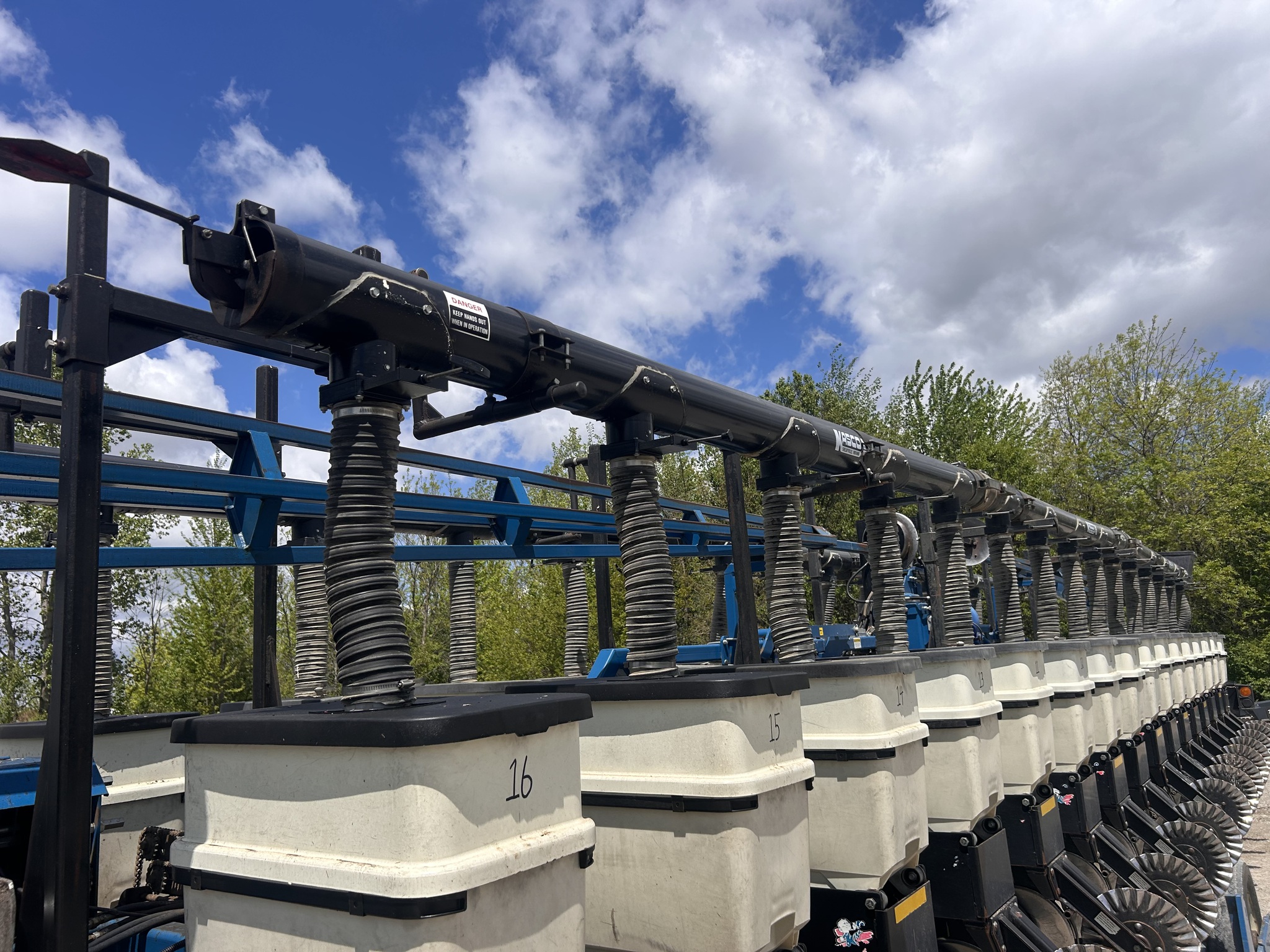 Kinze 3600 Image 31