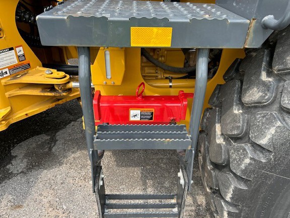 2025 John Deere 544 G