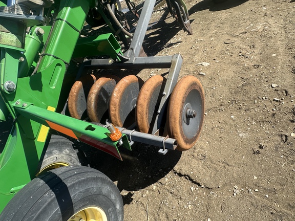 Used 2010 John Deere 1830 Air Drills and Seeders at Horizon Ag & Turf in Lloydminster, AB - Photo5
