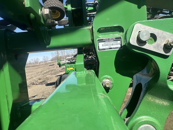 Used 2010 John Deere 1830 Air Drills and Seeders at Horizon Ag & Turf in Lloydminster, AB - Photo6