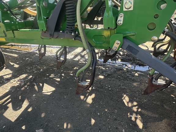 Used 2010 John Deere 1830 Air Drills and Seeders at Horizon Ag & Turf in Lloydminster, AB - Photo7