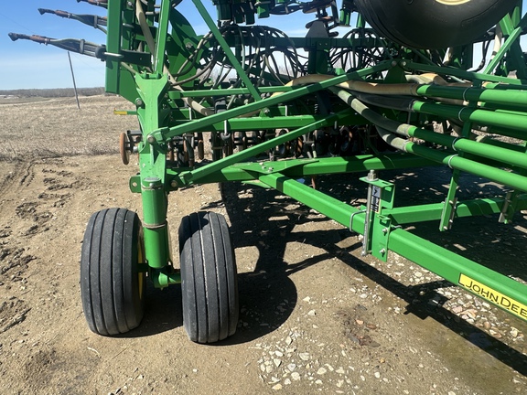 Used 2010 John Deere 1830 Air Drills and Seeders at Horizon Ag & Turf in Lloydminster, AB - Photo8