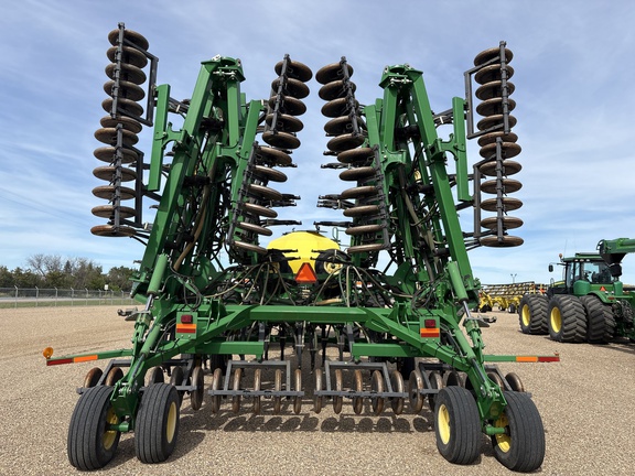 Used 2010 John Deere 1830 Air Drills and Seeders at Horizon Ag & Turf in Lloydminster, AB - Photo5