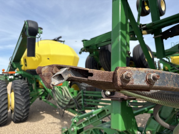 Used 2010 John Deere 1830 Air Drills and Seeders at Horizon Ag & Turf in Lloydminster, AB - Photo8