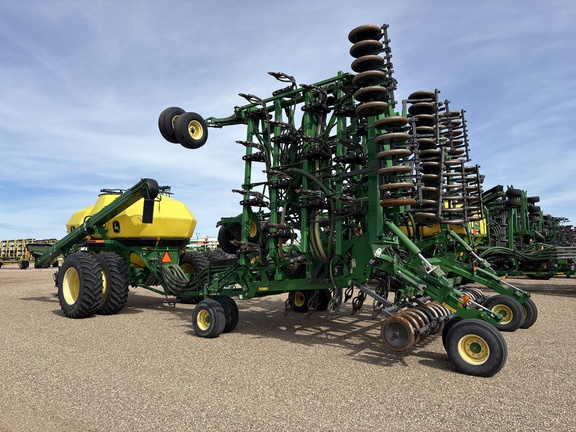 Used 2010 John Deere 1830 Air Drills and Seeders at Horizon Ag & Turf in Lloydminster, AB - Photo9