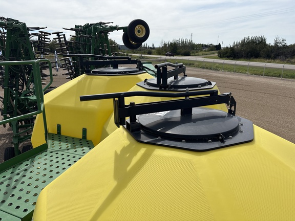 Used 2010 John Deere 1830 Air Drills and Seeders at Horizon Ag & Turf in Lloydminster, AB - Photo22