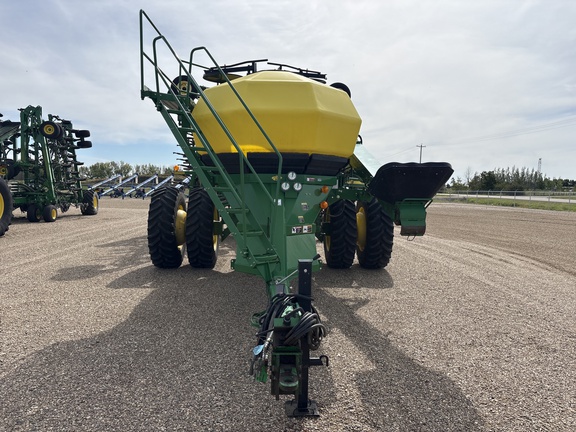 Used 2010 John Deere 1830 Air Drills and Seeders at Horizon Ag & Turf in Lloydminster, AB - Photo2