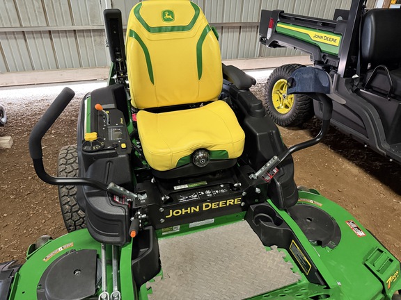2025 John Deere Z965M EFI - Photo6