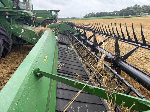 Photo of 2022 John Deere RD40F