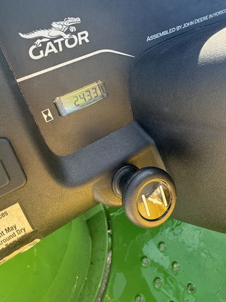 2025 John-Deere 4X2 GATOR