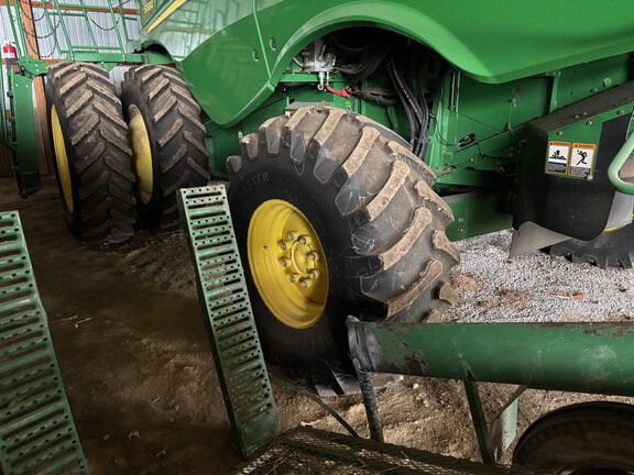 Photo of 2013 John Deere S680
