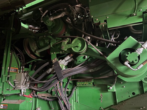 Photo of 2013 John Deere S680