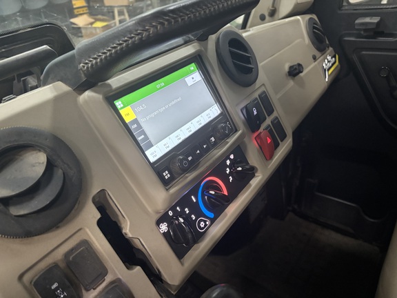 2022 John Deere XUV 835R - Photo8