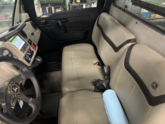2022 John Deere XUV 835R - Photo7