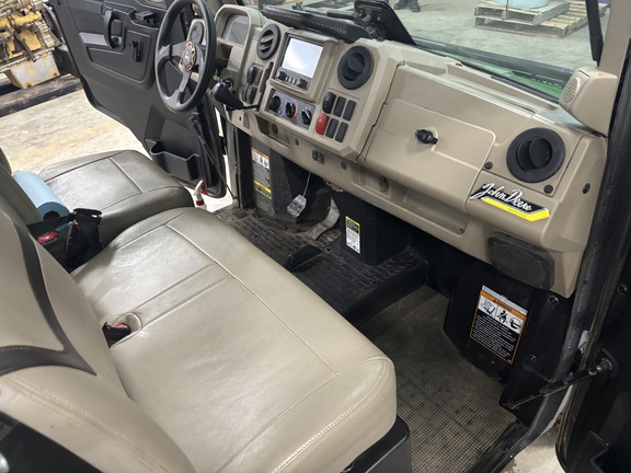 2022 John Deere XUV 835R - Photo11