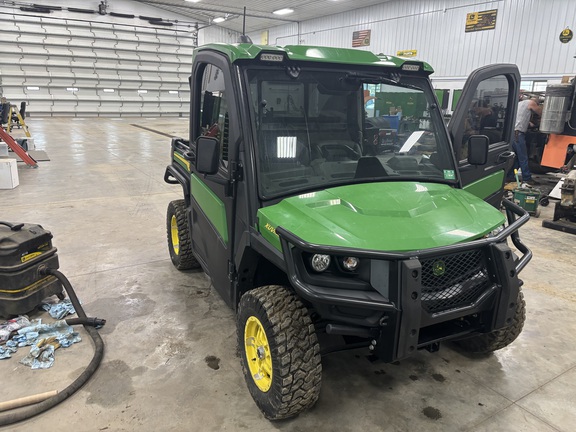 2022 John Deere XUV 835R - Photo2