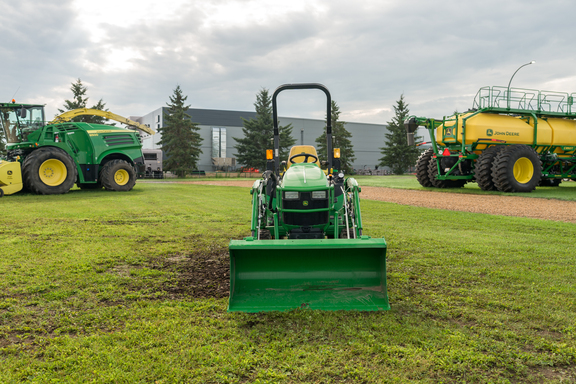 Used 2023 John Deere 2025R Compact Utility Tractors at Horizon Ag & Turf in Westlock, AB - Photo5