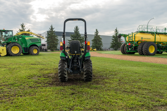 Used 2023 John Deere 2025R Compact Utility Tractors at Horizon Ag & Turf in Westlock, AB - Photo3
