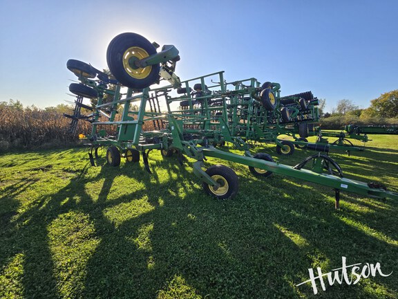 Photo of 2008 John Deere 2410