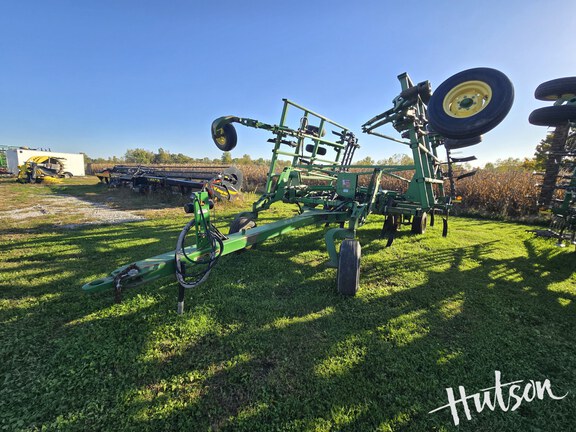 Photo of 2008 John Deere 2410
