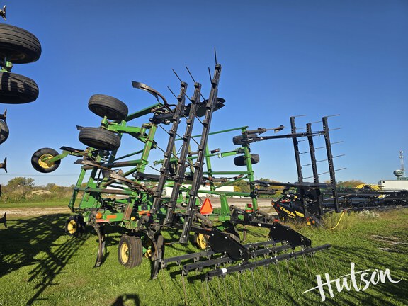 Photo of 2008 John Deere 2410