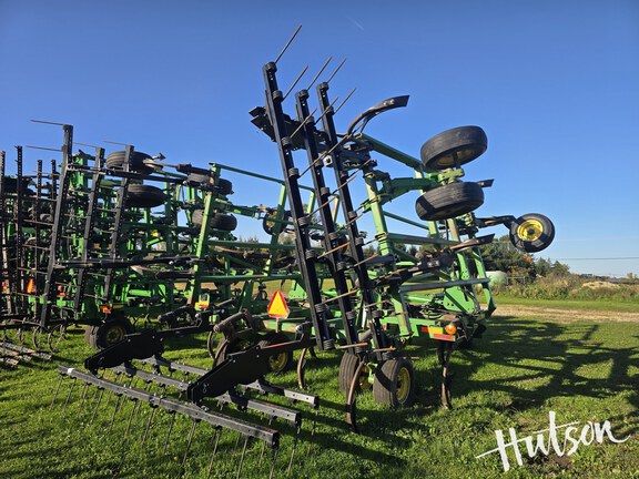 Photo of 2008 John Deere 2410