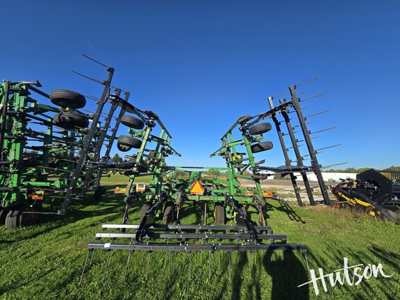 Photo of 2008 John Deere 2410