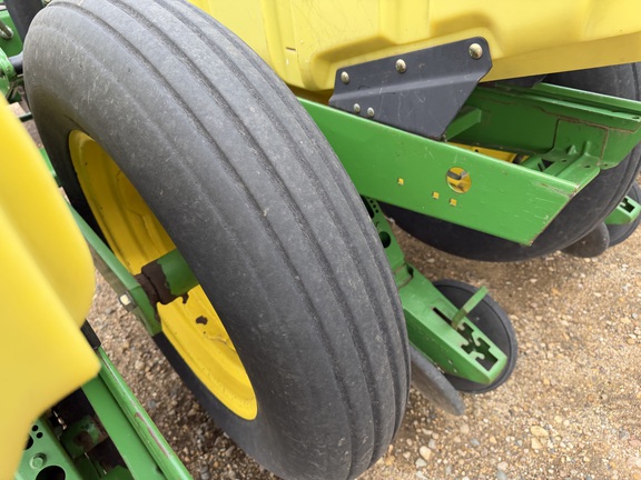 2000 John Deere 1770 - Photo9