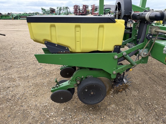 2000 John Deere 1770 - Photo11