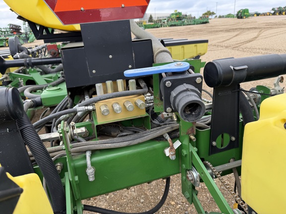 2000 John Deere 1770 - Photo30