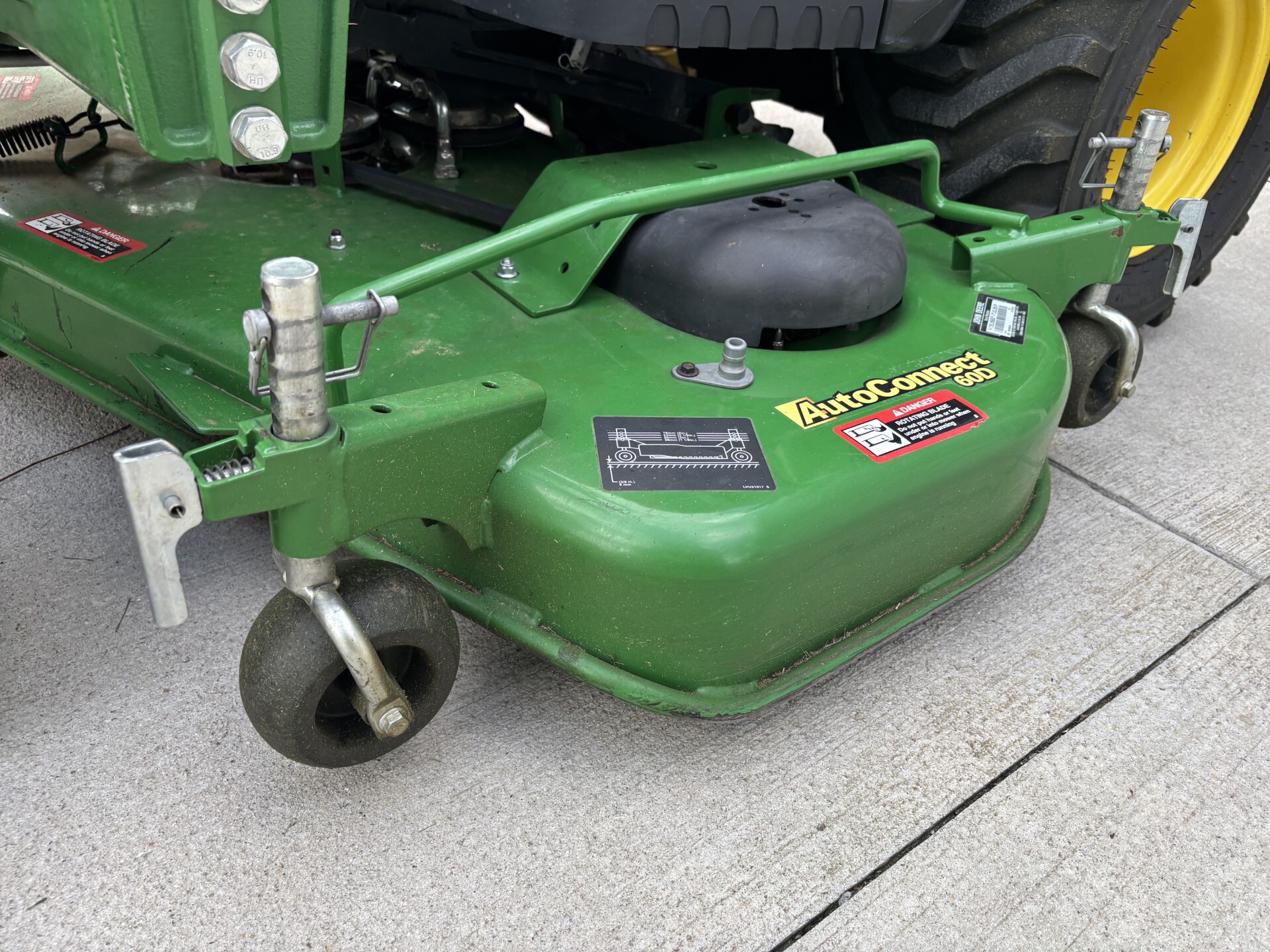 Used 2018 John Deere 1025R Compact Utility Tractors at Koenig Equipment in Germantown, OH - PhotoXL18