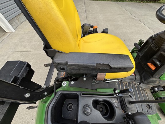 Used 2018 John Deere 1025R Compact Utility Tractors at Koenig Equipment in Germantown, OH - Photo12