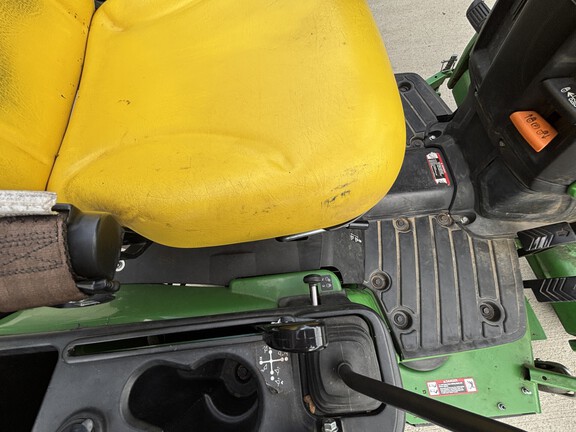 Used 2018 John Deere 1025R Compact Utility Tractors at Koenig Equipment in Germantown, OH - Photo11