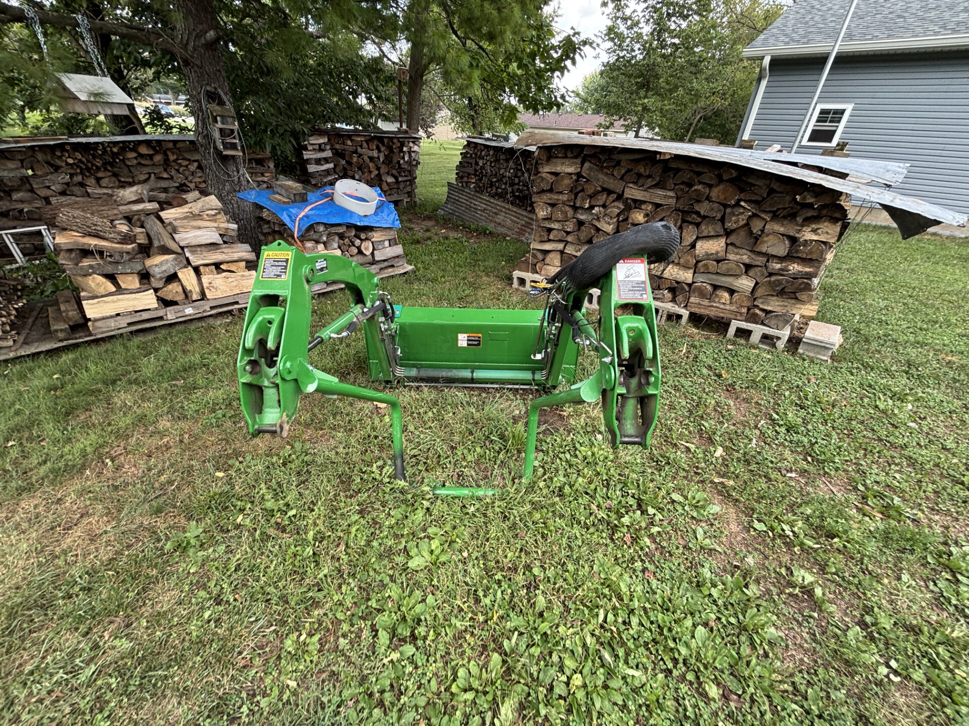 Used 2018 John Deere 1025R Compact Utility Tractors at Koenig Equipment in Germantown, OH - PhotoXL8