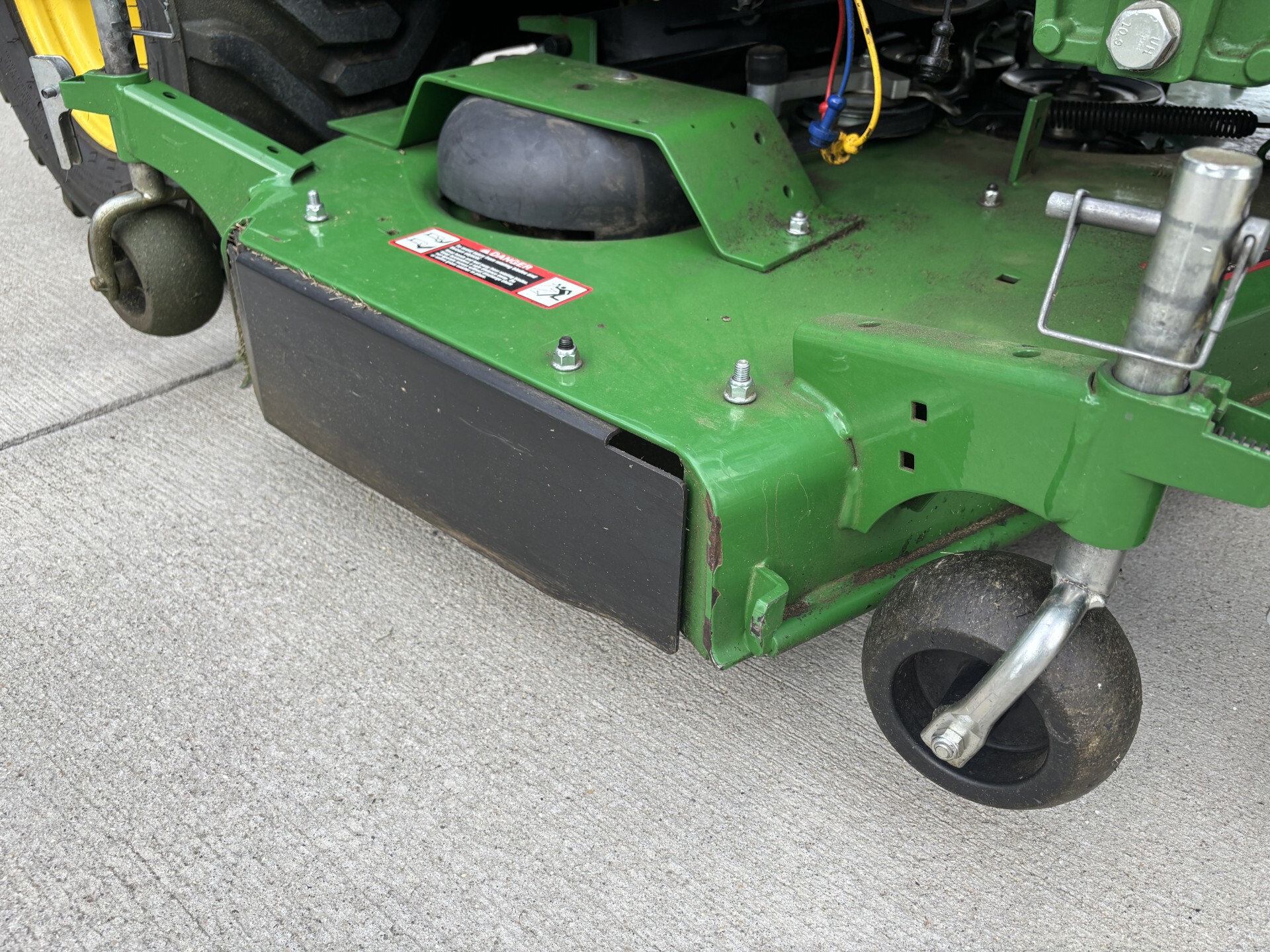 Used 2018 John Deere 1025R Compact Utility Tractors at Koenig Equipment in Germantown, OH - PhotoXL23