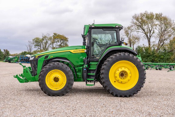 Used 2025 John Deere 8R 370 Row Crop Tractors at Koenig Equipment in Knightstown, IN - Photo1