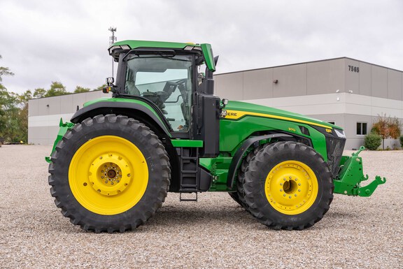 Used 2025 John Deere 8R 370 Row Crop Tractors at Koenig Equipment in Knightstown, IN - Photo5