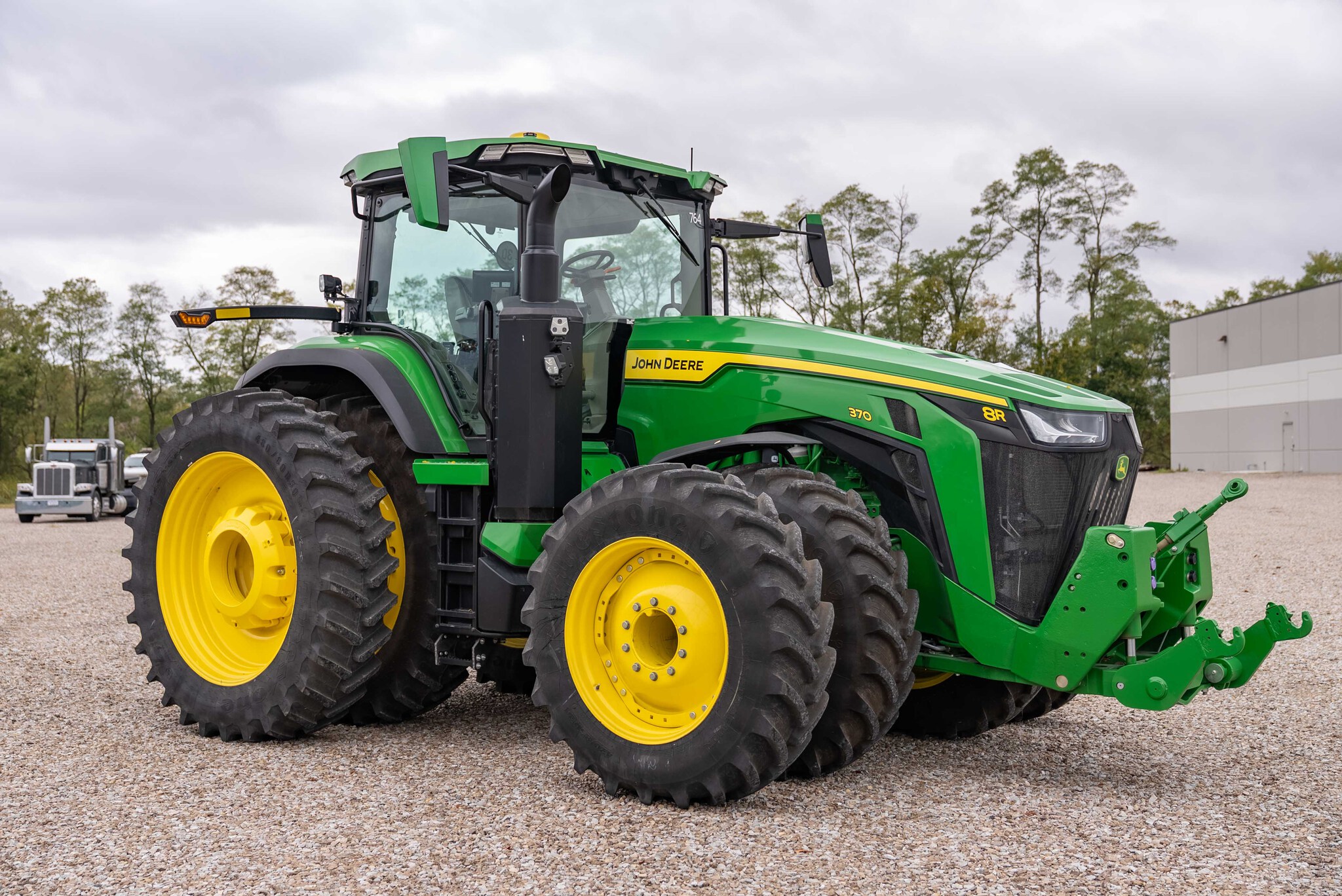 Used 2025 John Deere 8R 370 Row Crop Tractors at Koenig Equipment in Knightstown, IN - PhotoXL6
