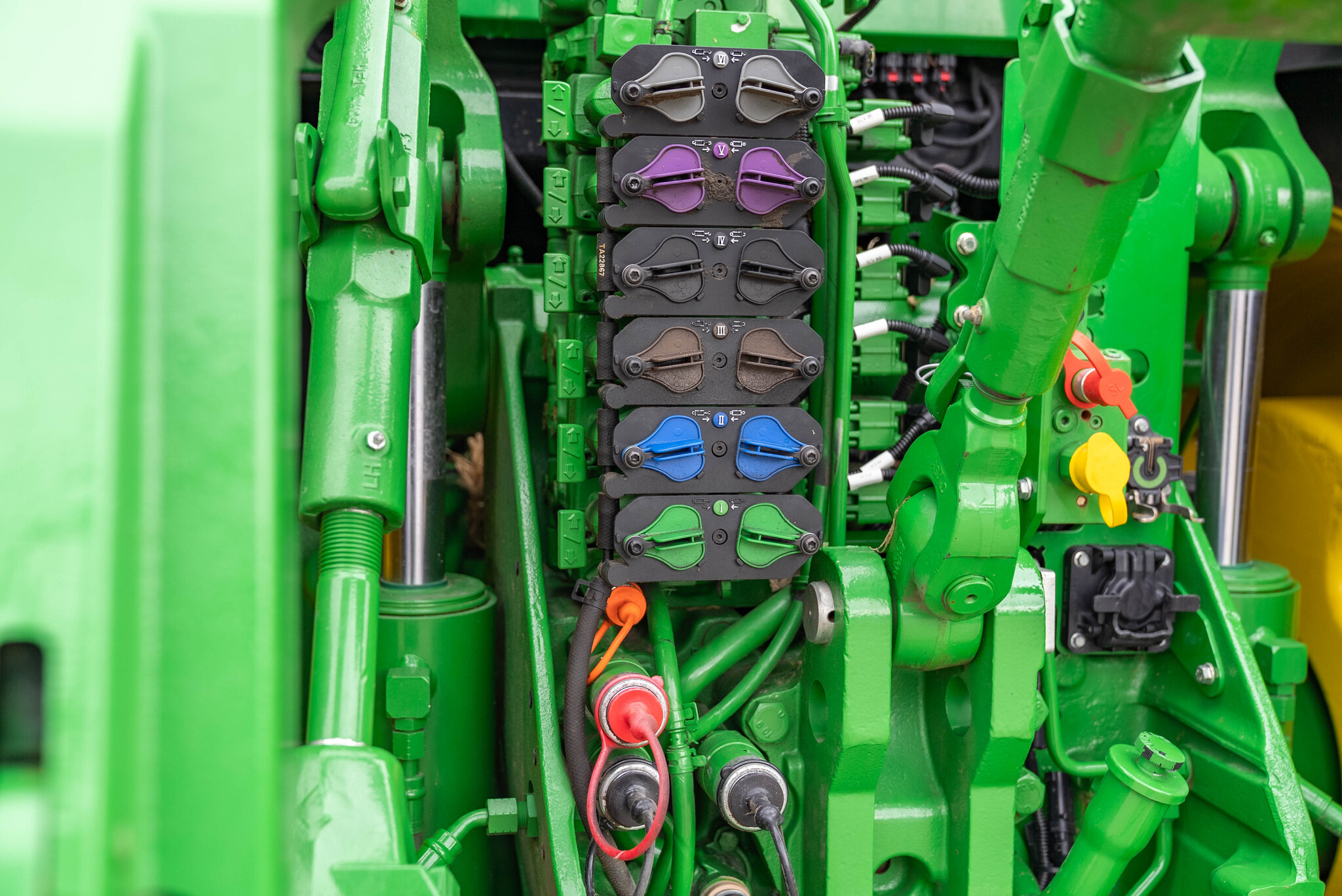 Used 2025 John Deere 8R 370 Row Crop Tractors at Koenig Equipment in Knightstown, IN - PhotoXL17