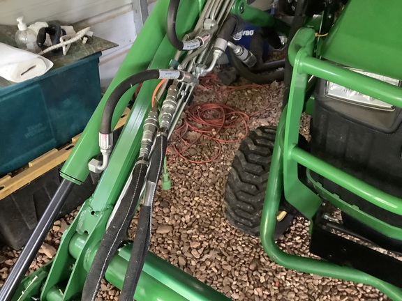 Photo of 2023 John Deere 1025R