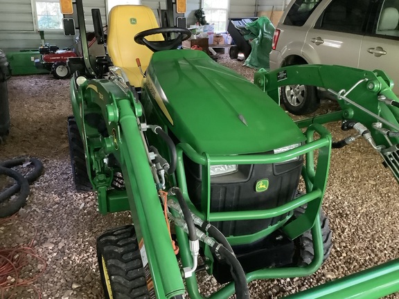 Photo of 2023 John Deere 1025R