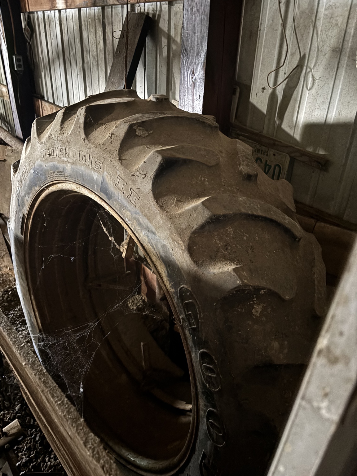 Used 1985 John Deere 2750 Utility Tractors at Koenig Equipment in Urbana, OH - PhotoXL23