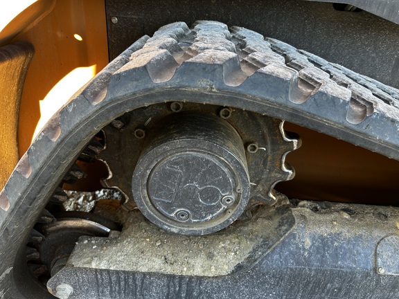 2025 Case TV450B
